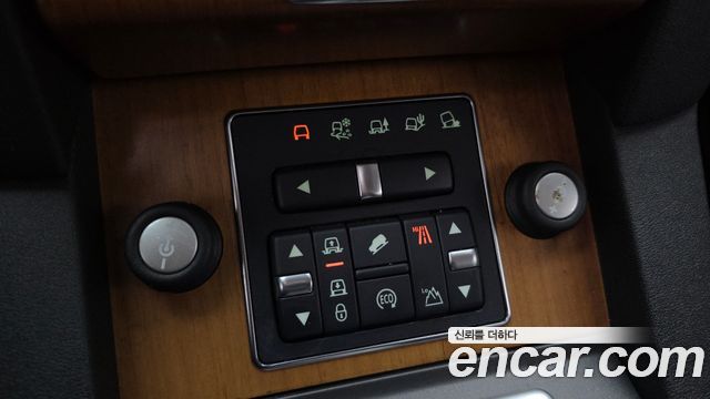 Land Rover Discovery 2015 — photo 24