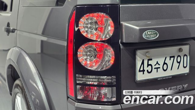 Land Rover Discovery 2015 — photo 9