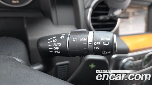 Land Rover Discovery 2015 — photo 30