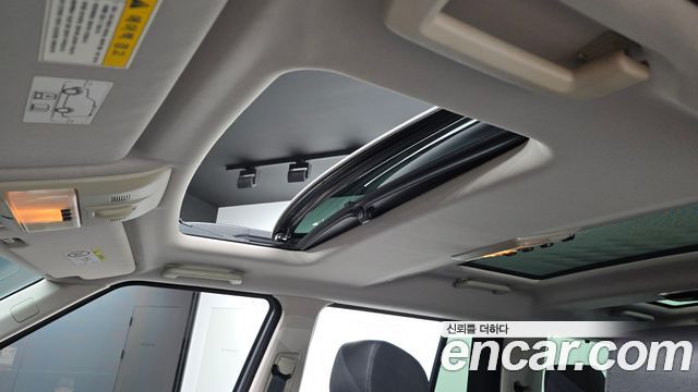 Land Rover Discovery 2015 — photo 35