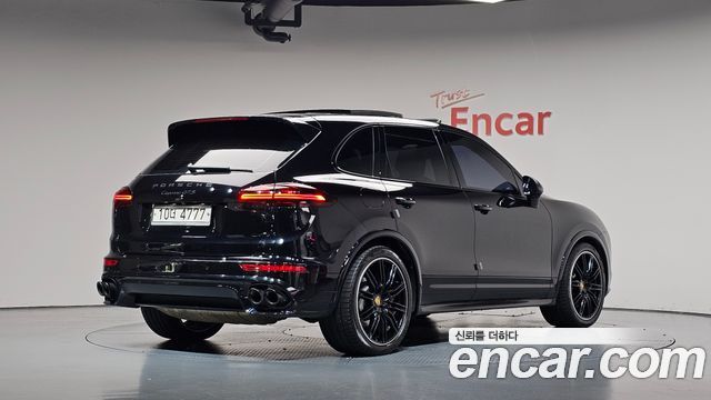Porsche Cayenne 2018 — photo 2