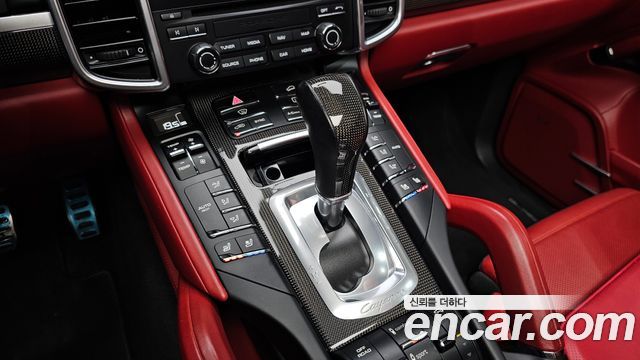 Porsche Cayenne 2018 — photo 12