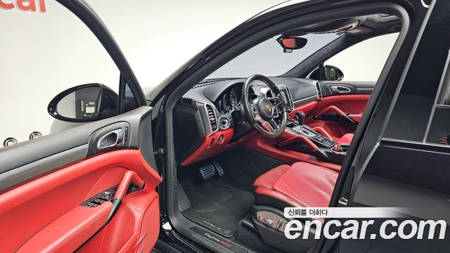 Porsche Cayenne 2018 — photo 13