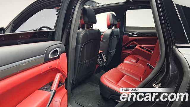 Porsche Cayenne 2018 — photo 17