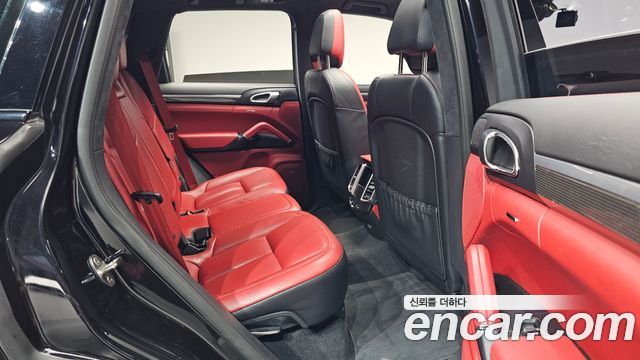 Porsche Cayenne 2018 — photo 18