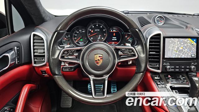 Porsche Cayenne 2018 — photo 19