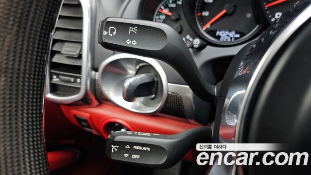 Porsche Cayenne 2018 — photo 21
