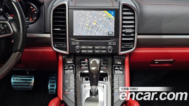 Porsche Cayenne 2018 — photo 24