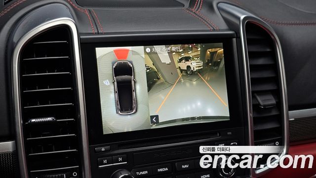 Porsche Cayenne 2018 — photo 25