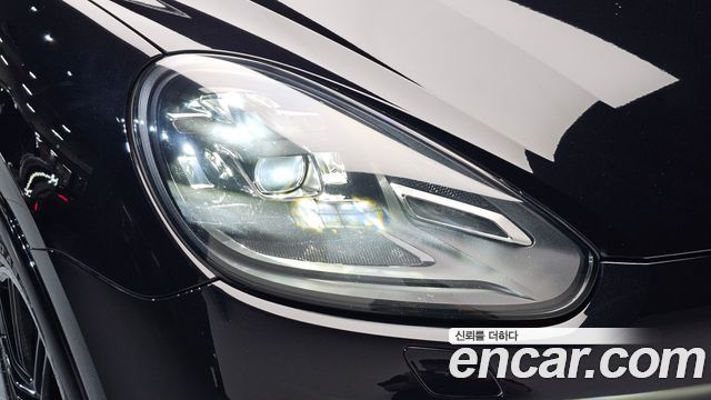 Porsche Cayenne 2018 — photo 8