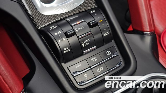 Porsche Cayenne 2018 — photo 27