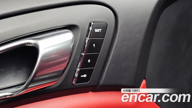 Porsche Cayenne 2018 — photo 29
