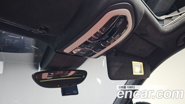 Porsche Cayenne 2018 — photo 31
