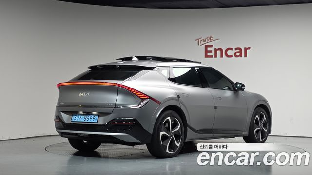 Kia EV6 2023 — photo 2