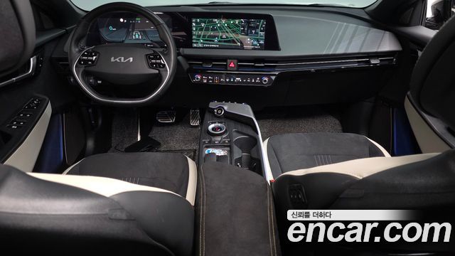 Kia EV6 2023 — photo 10