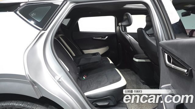Kia EV6 2023 — photo 17