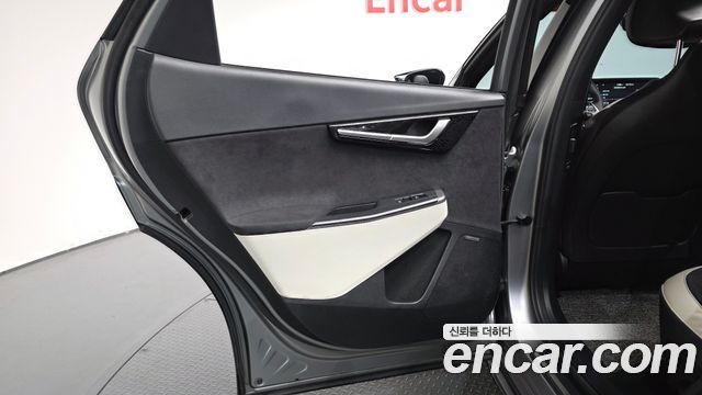Kia EV6 2023 — photo 15