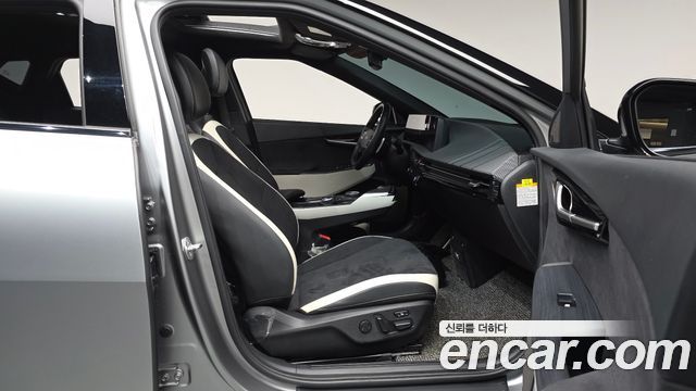 Kia EV6 2023 — photo 16