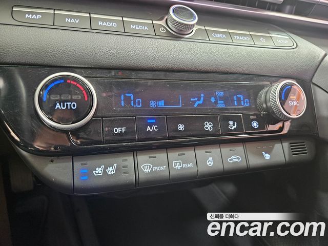 Hyundai AVANTE 2022 — photo 18