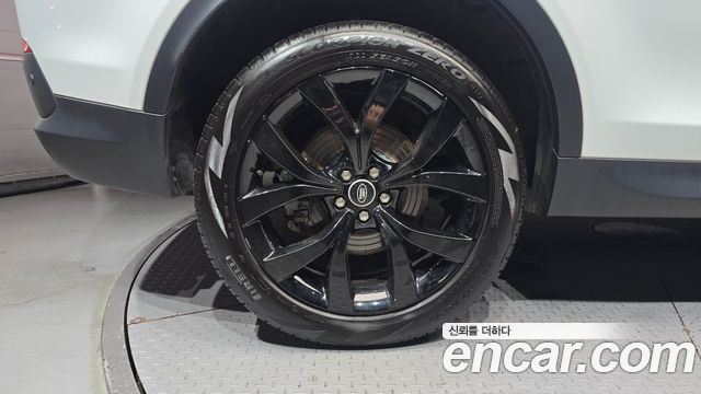 Land Rover Discovery Sport 2023 — photo 5