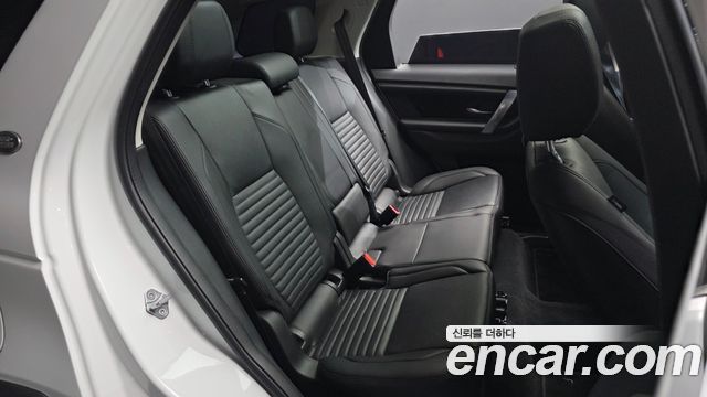 Land Rover Discovery Sport 2023 — photo 17