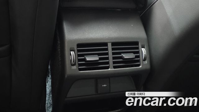 Land Rover Discovery Sport 2023 — photo 28