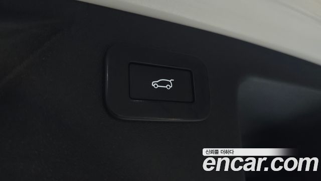Land Rover Discovery Sport 2023 — photo 30