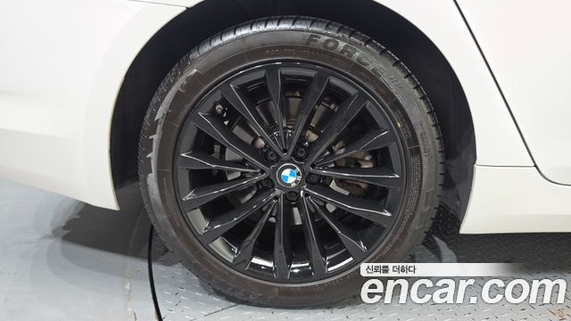 BMW 5-Series 2018 — photo 5
