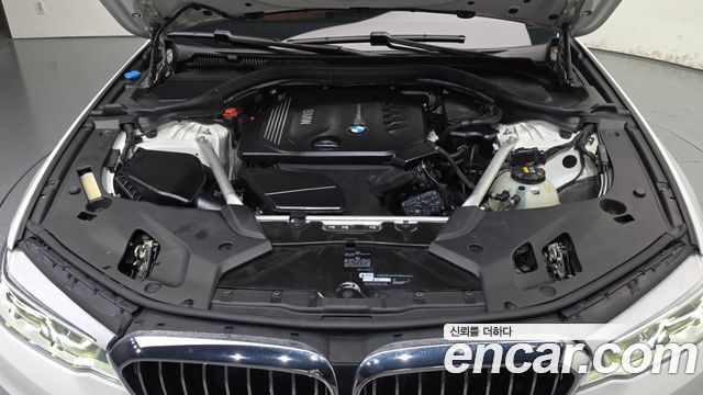 BMW 5-Series 2018 — photo 6