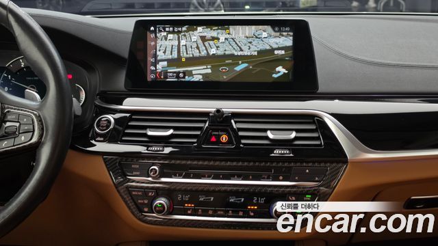 BMW 5-Series 2018 — photo 20
