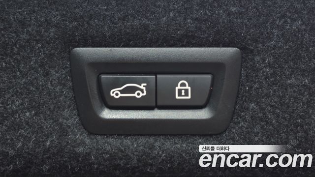 BMW 5-Series 2018 — photo 22