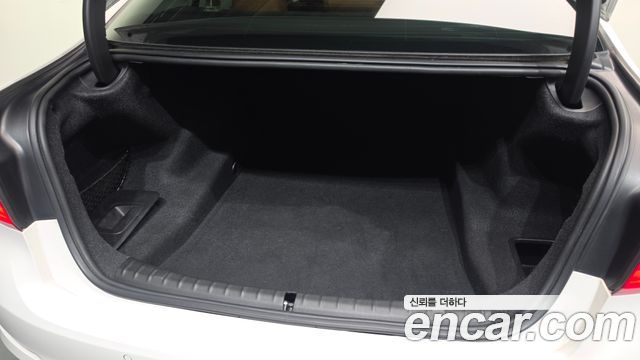 BMW 5-Series 2018 — photo 23