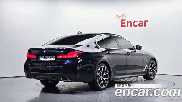 BMW 5-Series 2023 — photo 2