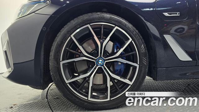 BMW 5-Series 2023 — photo 5