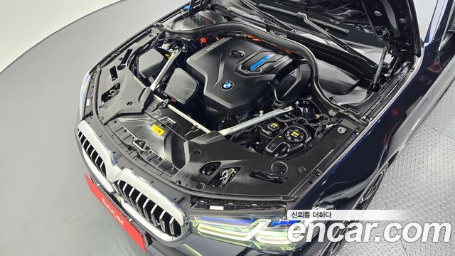 BMW 5-Series 2023 — photo 6