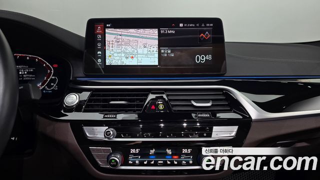 BMW 5-Series 2023 — photo 20