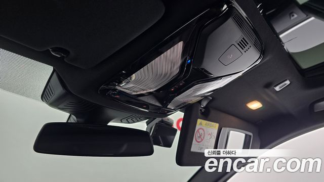 BMW 5-Series 2023 — photo 30