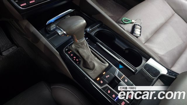 Kia K7 2017 — photo 9