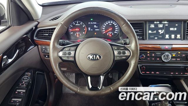 Kia K7 2017 — photo 13