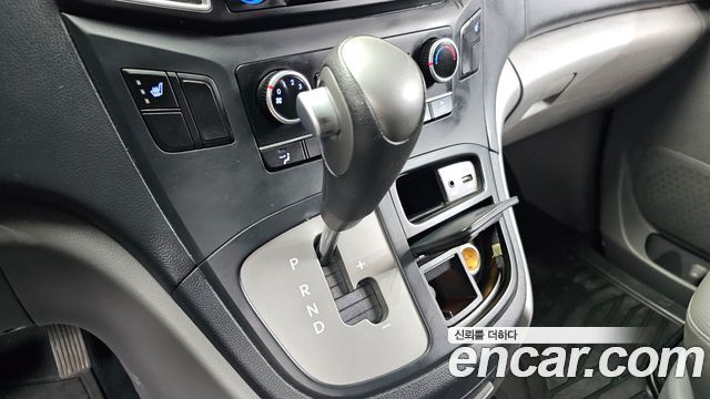 Hyundai Starex 2017 — photo 9