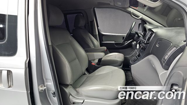 Hyundai Starex 2017 — photo 12