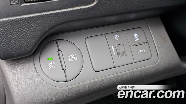 Hyundai Starex 2017 — photo 17