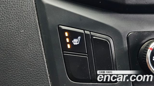 Hyundai Starex 2017 — photo 18