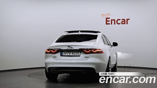 Jaguar XF 2017 — photo 4
