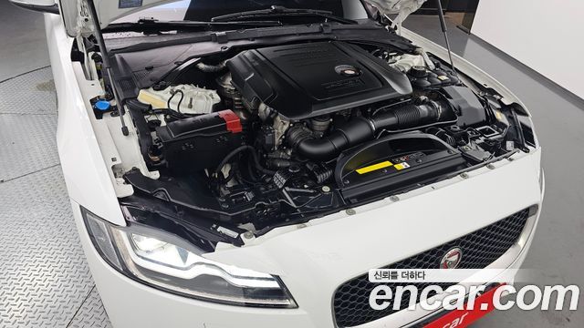 Jaguar XF 2017 — photo 6