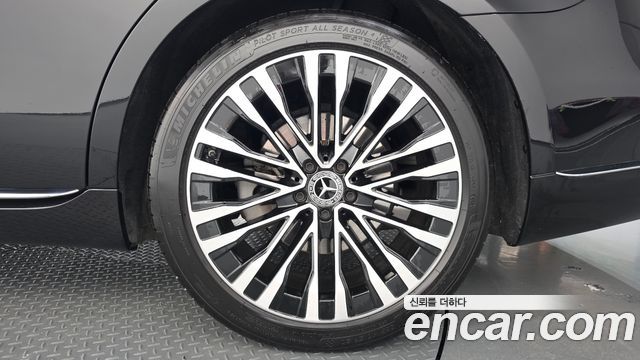 Mercedes-Benz S-Class 2022 — photo 7