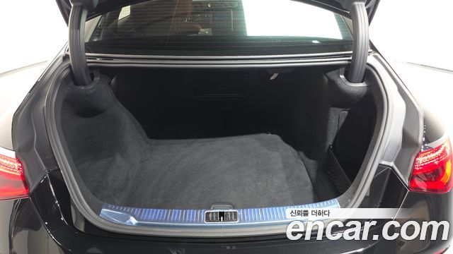 Mercedes-Benz S-Class 2022 — photo 31