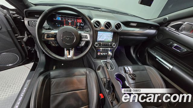 Ford Mustang 2021 — photo 10
