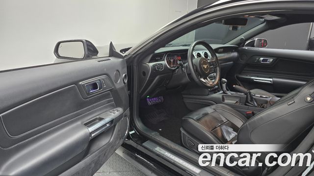 Ford Mustang 2021 — photo 13