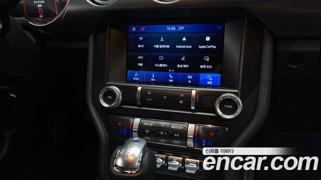 Ford Mustang 2021 — photo 20